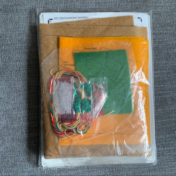 Bucilla Little Drummer Bear Christmas Card Holder Felt Kit 12”x10” Vintage - Picture 5 of 10